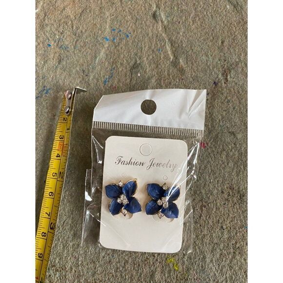 Floral Stud Earrings Fashion Jewelry Blue Rhinestone Clip On Studs - Picture 3 of 4